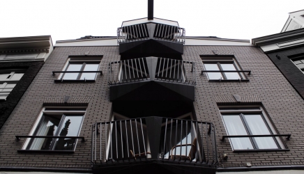 Comment installer une antenne sur un balcon ?